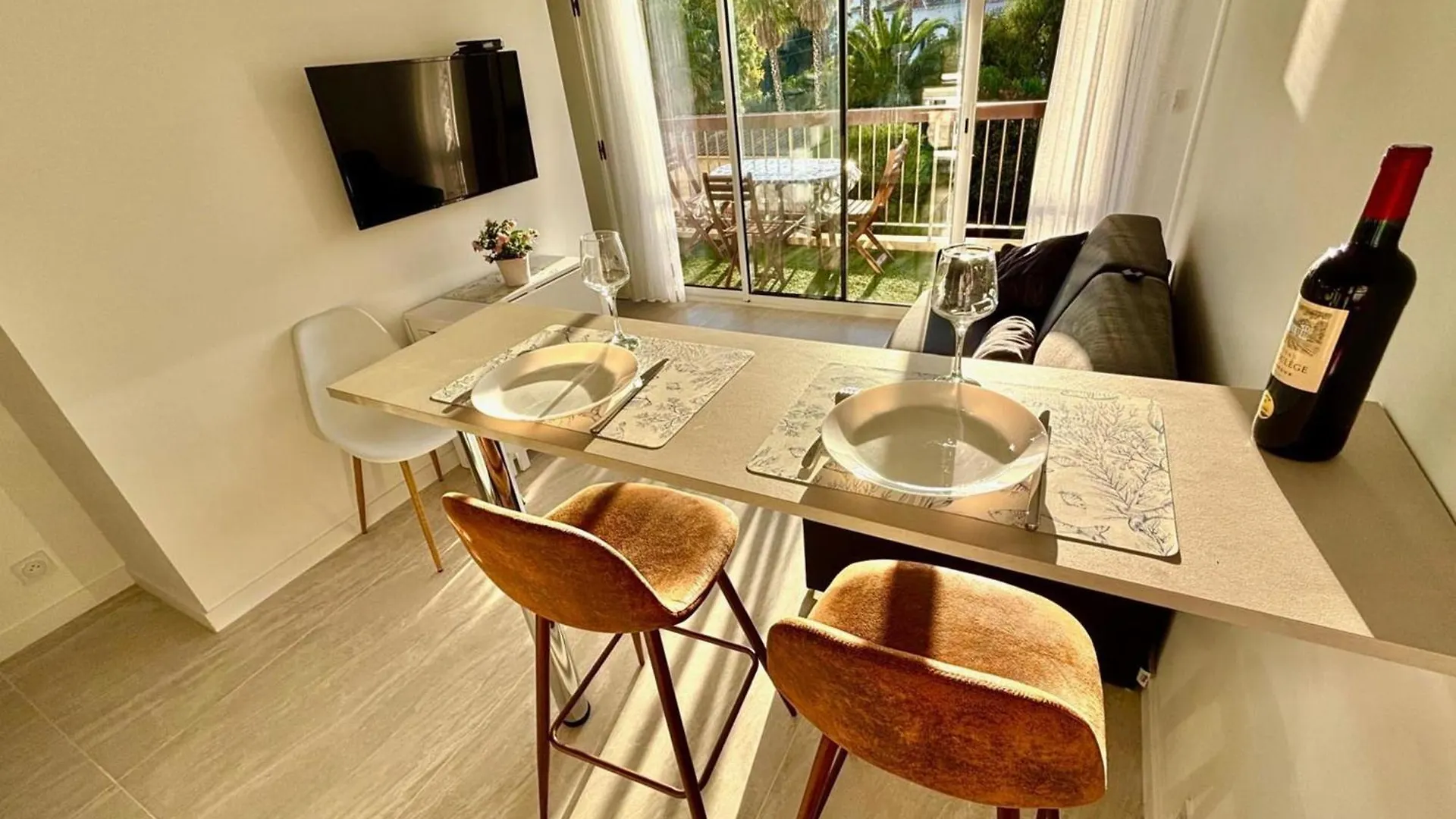 Holiday home One-Bedr Ap 50M From The Beach Terrace Swimming Pool Air Con Antibes France